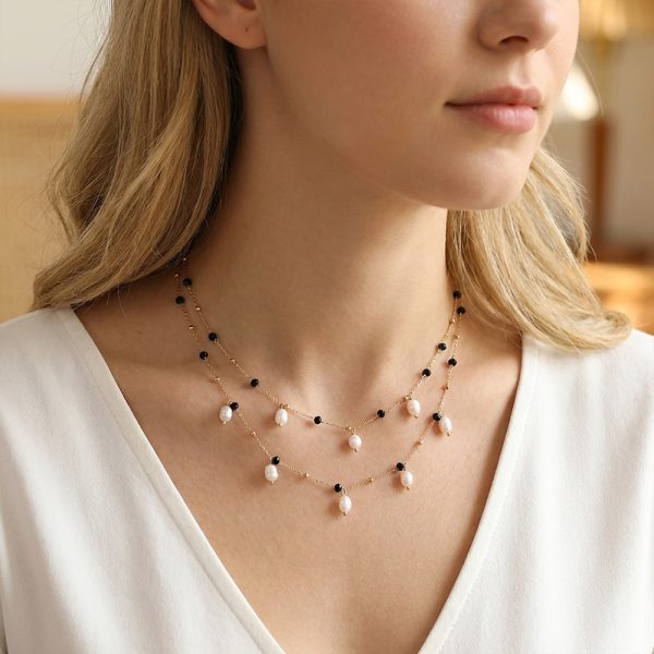 Natural freshwater pearl and black crystal double-layer necklace, vacuum-plated 14K gold stainless steel chain, handmade.