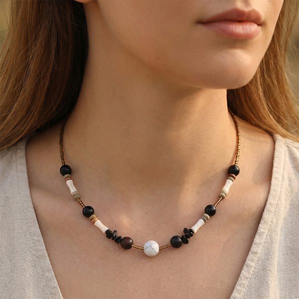 Retro court style natural stone crystal beaded necklace