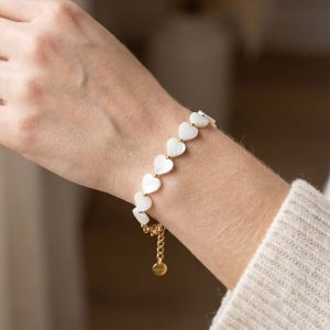 Heart-shaped mother-of-pearl bracelet, natural mother-of-pearl