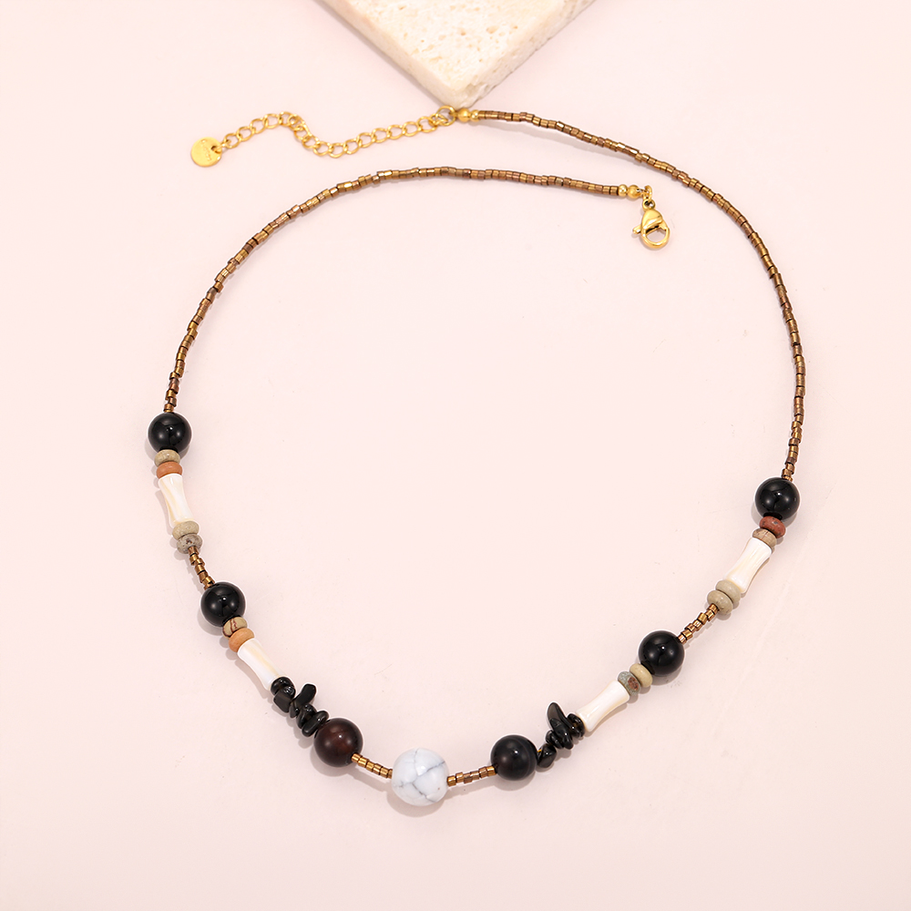 Retro court style natural stone crystal beaded necklace - Image 4