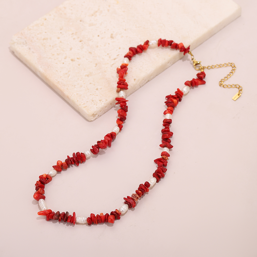 Handmade beaded red natural stone crystal necklace, Baroque natural pearl, crushed crystal. - Image 3