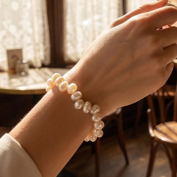 Simple and elegant woven natural freshwater pearl bracelet